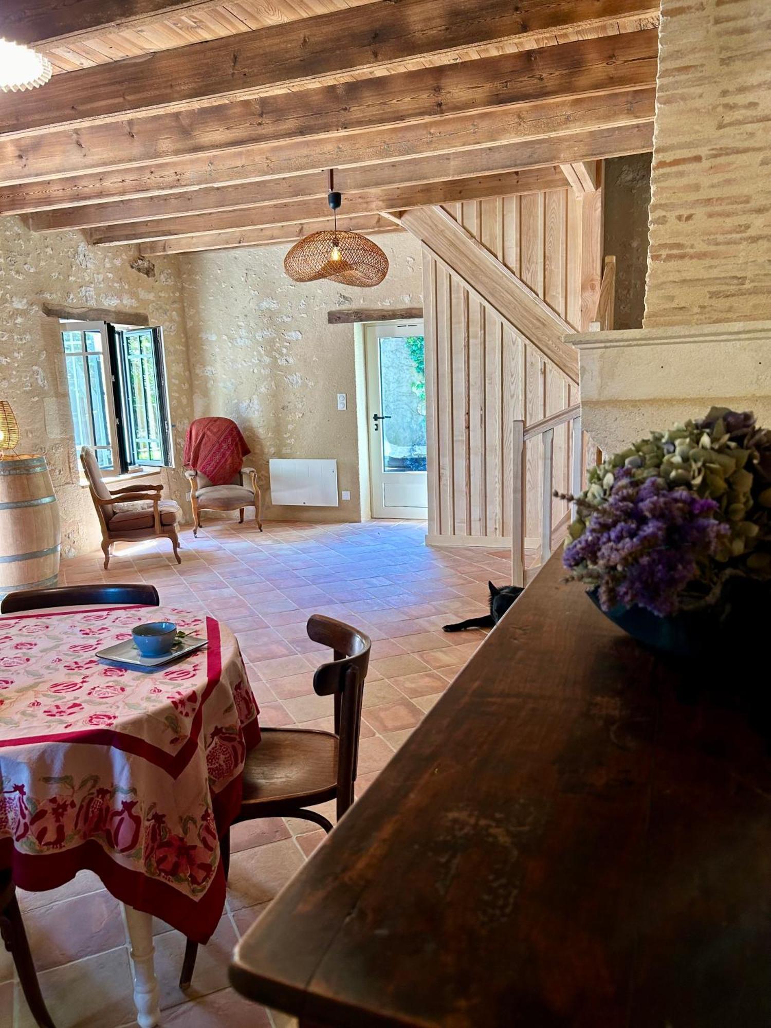 Entre-Vignes-Et-Bastides Otel Montcaret Dış mekan fotoğraf
