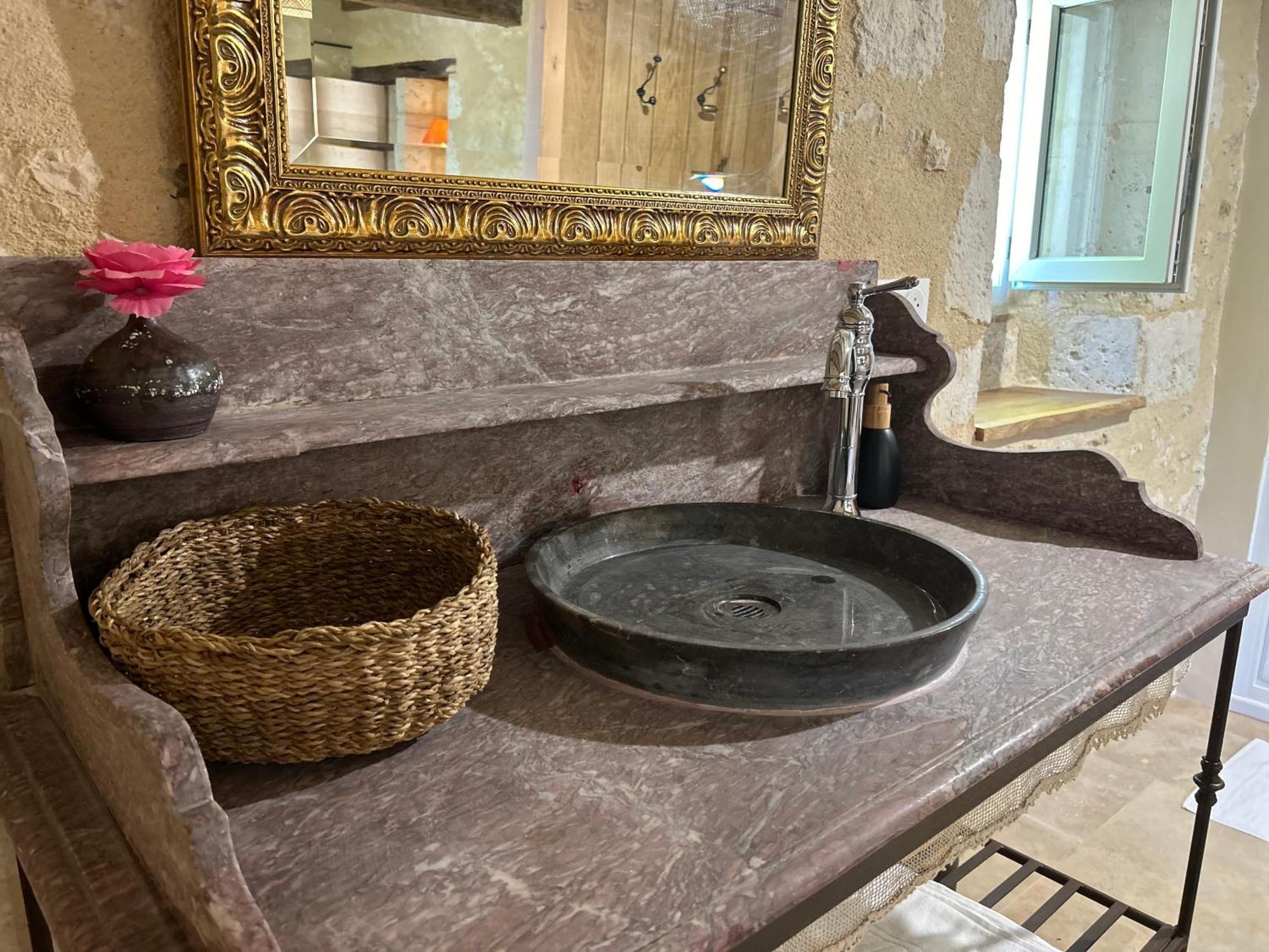 Entre-Vignes-Et-Bastides Otel Montcaret Dış mekan fotoğraf